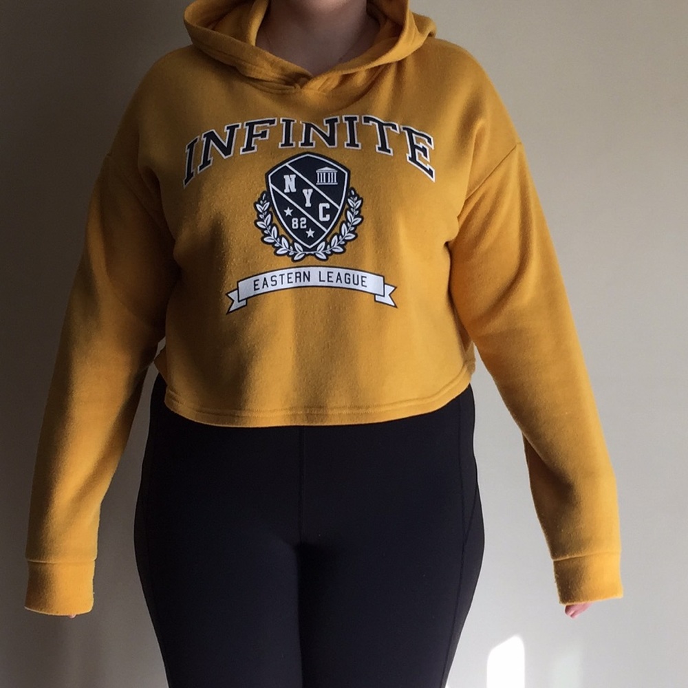 Cropped sweatshirt